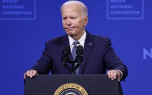 Новини світу - Байден звинуватив Трампа у потуранні Росії