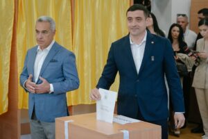 Новини світу - Фаворит президентських виборах у Румунії обіцяє повернути Джорджеску