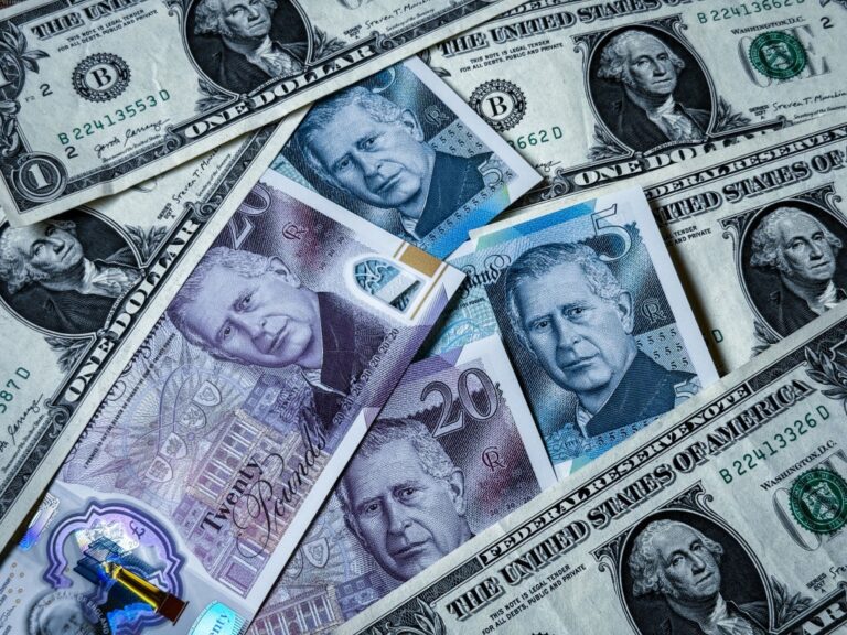 Новини бізнесу - Фунт досяг максимуму 2022 року, "завдяки" Трампу