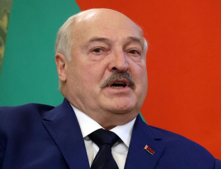 Новини світу - Лукашенко визнав, що затримався на посаді