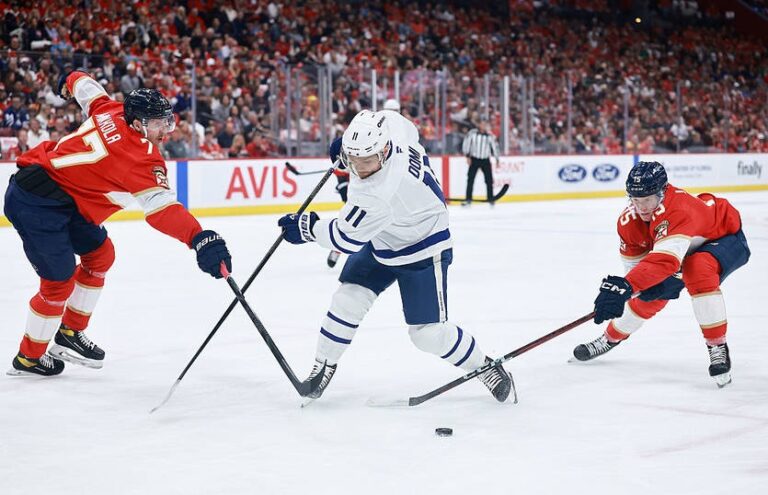 Новини спорту - Плей-оф НХЛ: Торонто обіграв Флориду і перевів серію у вирішальний поєдинок