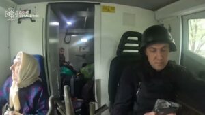 Рятувальники евакуюють мирних жителів із прикордоння Сумщини