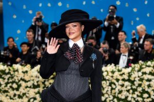Новини культури - Ріанна вагітна втретє: зірка підтвердила новину на Met Gala 2025