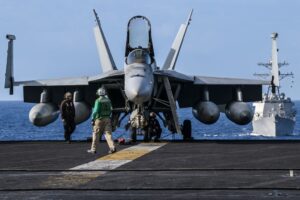 Новини світу - США втратили ще один винищувач у Червоному морі