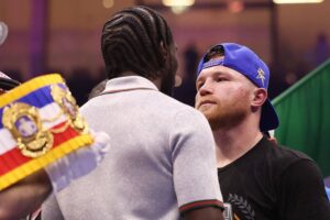 Новини спорту - Турки анонсував бій між двома чемпіонами - Альваресом і Кроуфордом