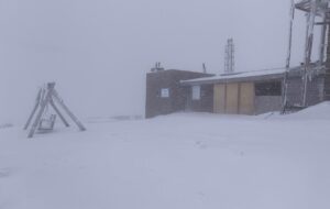Новини України - У Карпатах знову випав сніг, вдарив мороз
