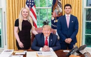 Новини світу - У Трампа народився одинадцятий онук