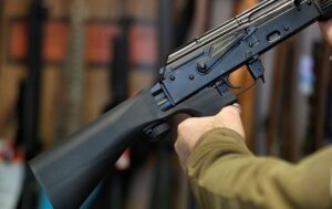 Новини України - У українців на руках понад сім тисяч легальних стволів - МВС