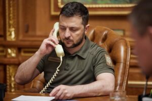 Новини України - Зеленський і Трамп проводять телефонну розмову