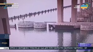 НОВИЙ "ПОДАРУНОК" ОКУПАНТАМ: СБУ показала кадри третього підриву мосту!