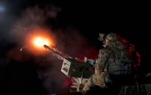 Новини Києва - У Києві прогриміли вибухи на тлі загрози балістики