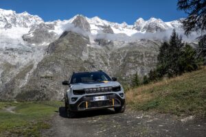 Авто новини - Jeep Avenger досяг 200 тисяч замовлень та отримав повнопривідну версію 4xe