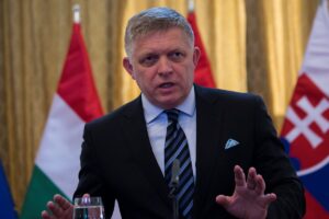Новини світу - "Ніколи не підтримаю": Фіцо зробив заяву щодо нових санкцій проти РФ