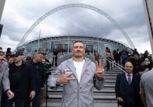 Новини спорту - По-Усиковськи: "Don’t push the horses" у виконанні Усика англійською мовою