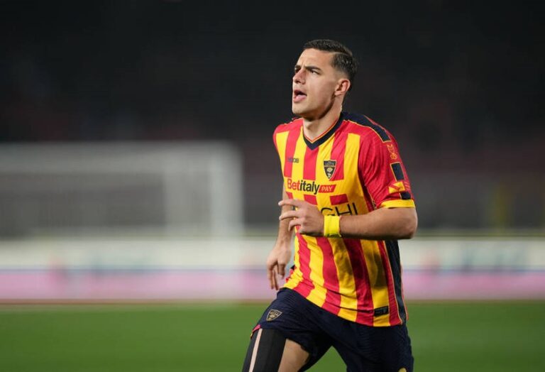 Новини спорту - Рома хоче посилити атаку і бачить у форварді Лечче конкуренцію для Довбика