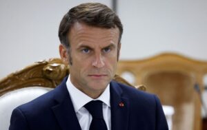 Новини світу - Макрон заявив, що Путін вкотре обдурює Трампа