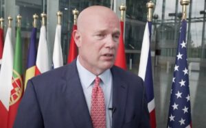 Новини світу - Трамп підштовхує РФ до угоди з Києвом - посол НАТО