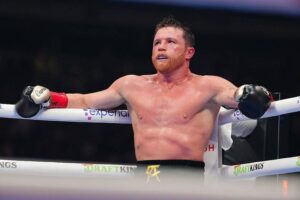 Новини спорту - Альварес потребує операції після поразки від Кроуфорда