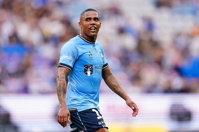 Новини спорту - Дуглас Коста більше не гратиме за Сідней: його сім’я для нього важливіша