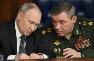 Новини світу - Герасимов обманює Путіна щодо фронту - Reuters