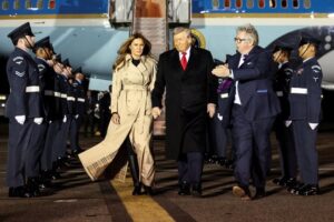 Новини світу - Трамп із першою леді прибув до Британії: як його зустріли