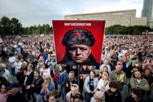 Новини світу - У Словаччині поновились протести проти уряду Фіцо