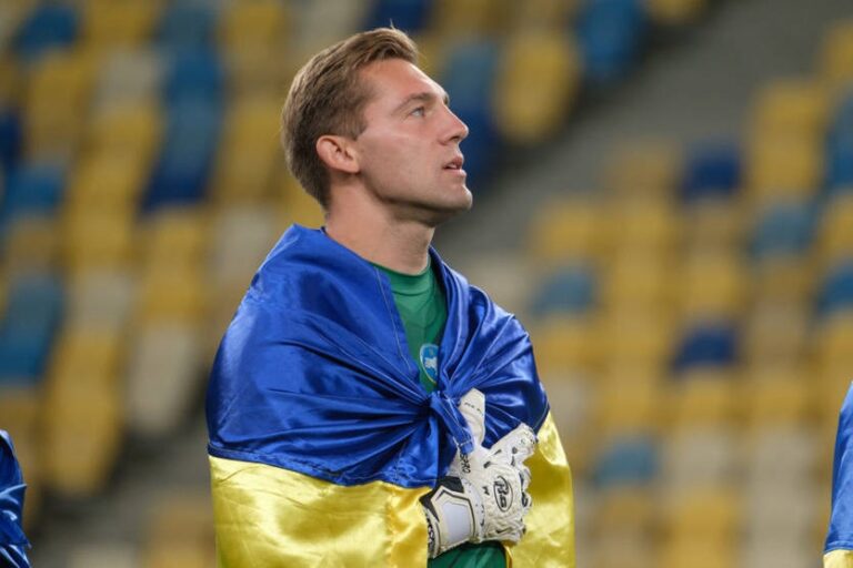 Новини спорту - Український воротар намагався виїхати з країни задля нового контракту - ЗМІ