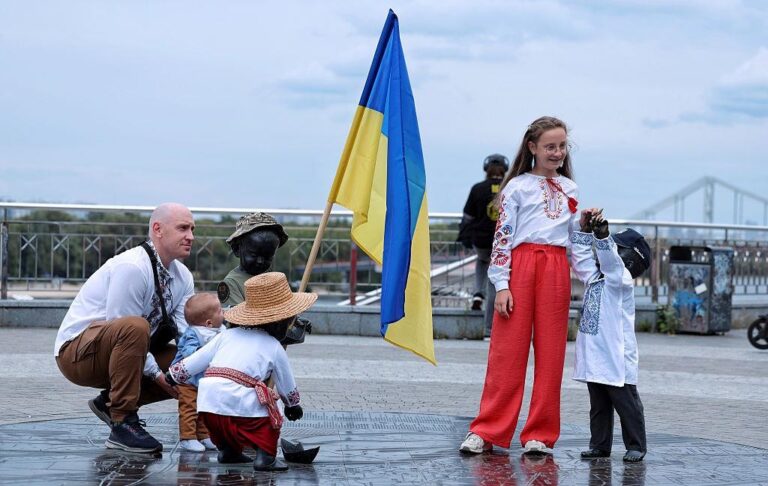 Новини України - Українці незадоволені якістю життя, та відчувають в ньому сенс - опитування