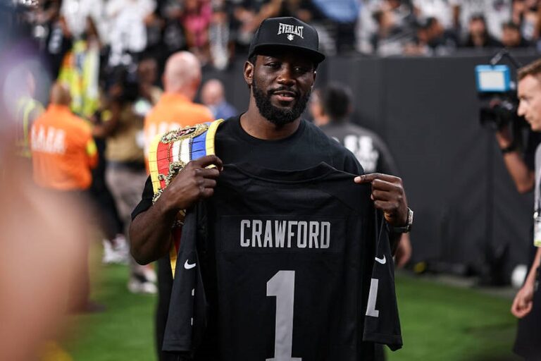 Новини спорту - Усик поступився місцем Кроуфорду в рейтингу P4P журналу The Ring