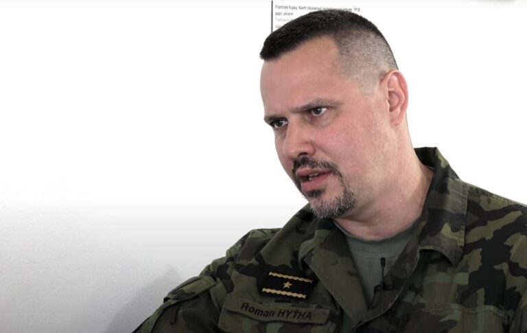 Новини світу - В Чехії розслідують напад на керівника розвідуправління армії