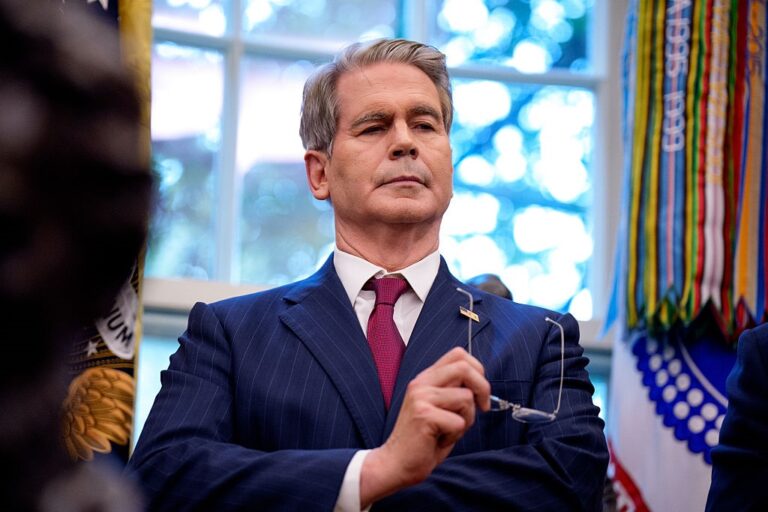 Новини світу - Бессент прокоментував санкційні наслідки для РФ