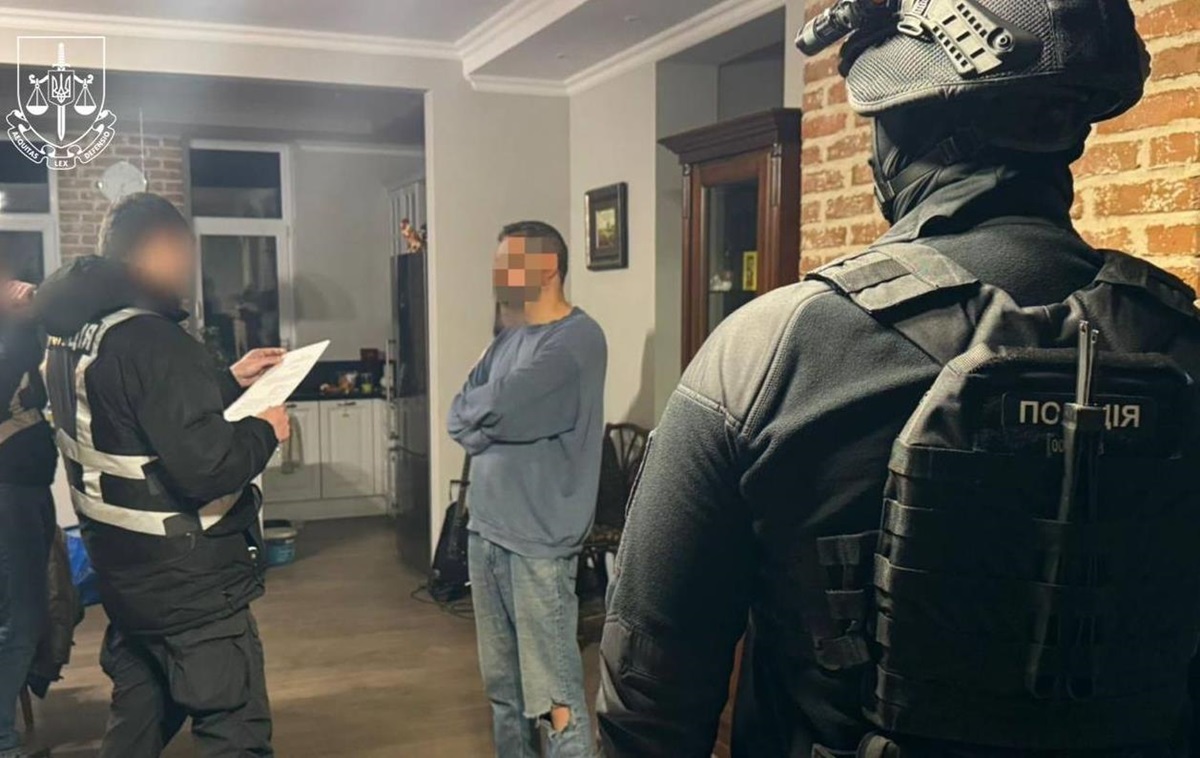 Новини Києва - Ексдиректору Молодого театру вручили підозру в зґвалтуванні студенток