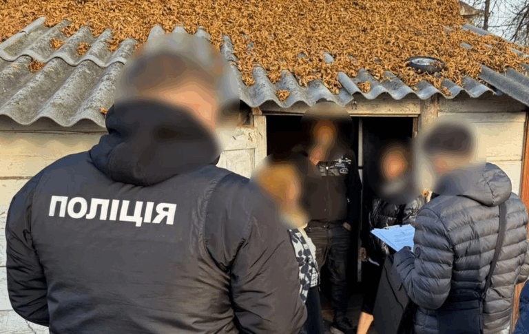 Новини України - Фіктивне батьківство для виїзду за кордон: на Волині викрили ділків