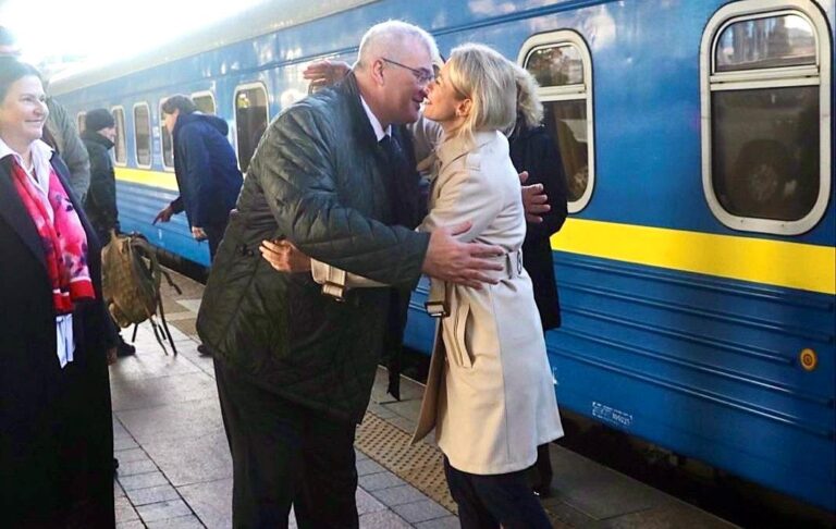 Новини України - Каллас прибула з візитом до Києва