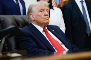 Новини світу - Мінус Будапешт. Зустріч Трампа і Путіна зривається