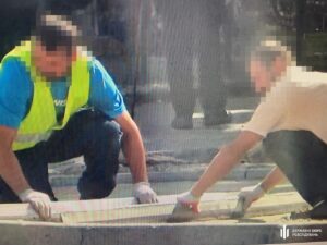 Новини України - На Львівщині заступник командира відправляв солдатів класти бруківку