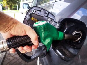 Новини світу - Паливна криза в РФ: ліміт на продаж бензину ввели ще в трьох регіонах