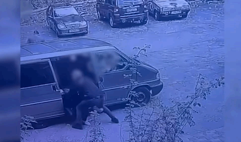 Новини Києва - Поліцейські побили чоловіка біля ТЦК у Києві