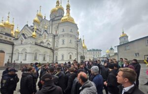Новини України - Поліція розслідує провокації в Почаївській лаврі під час обшуків