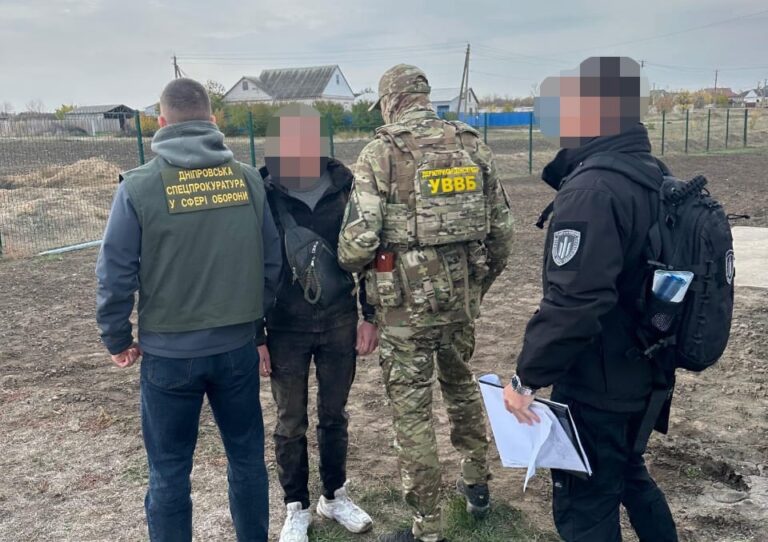 Новини України - Прикордонник обіцяв за $5 тис. працевлаштувати знайомого у тил