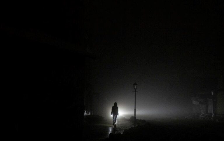 Без категорії - РФ занурює Україну в темряву по-новому: що робити вже зараз