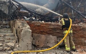 Новини України - Росіяни атакували залізничну станцію у Сумах: є поранені