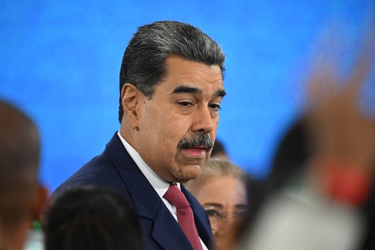 Новини світу - Трамп дозволив ЦРУ проводити таємні операції проти Мадуро у Венесуелі - ЗМІ