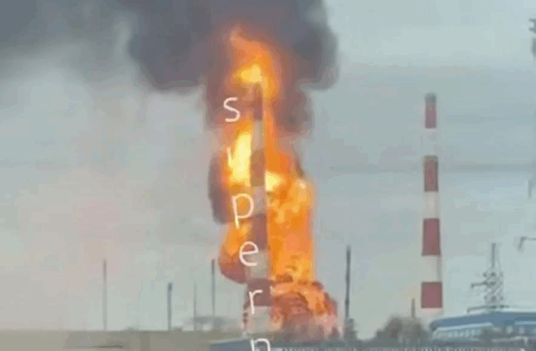 Новини світу - В Оренбурзі палає газопереробний завод