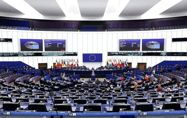 Новини світу - ЄС ухвалив 19-й пакет санкцій проти Росії - ЗМІ