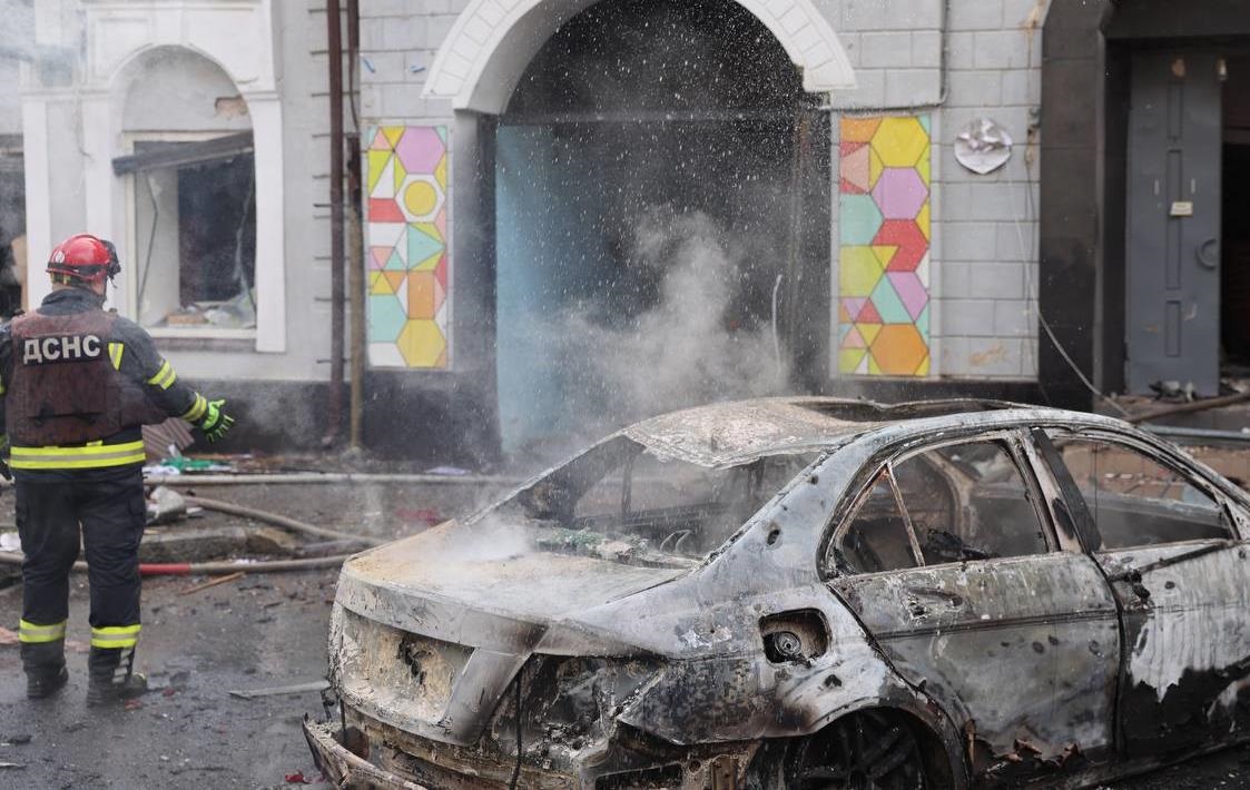 Новини світу - З'явилося відео удару Росії по дитсадку в Харкові