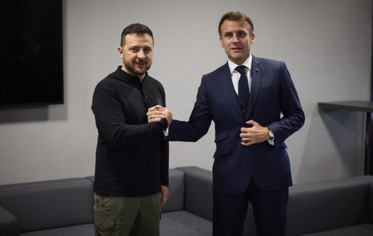 Новини України - Зеленський анонсував зустріч з Макроном