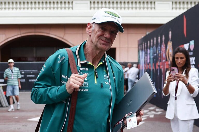 Новини спорту - Астон Мартін довірить керувати командою Едріану Ньюї від сезону-2026