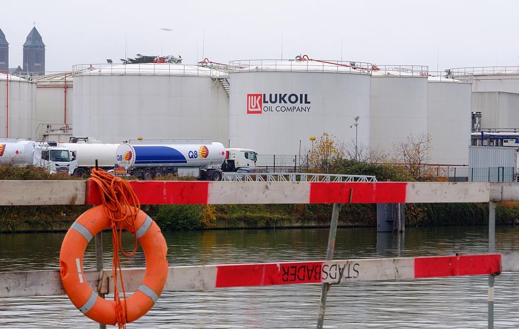 Новини бізнесу - Британія зробила для Lukoil International виняток із санкцій