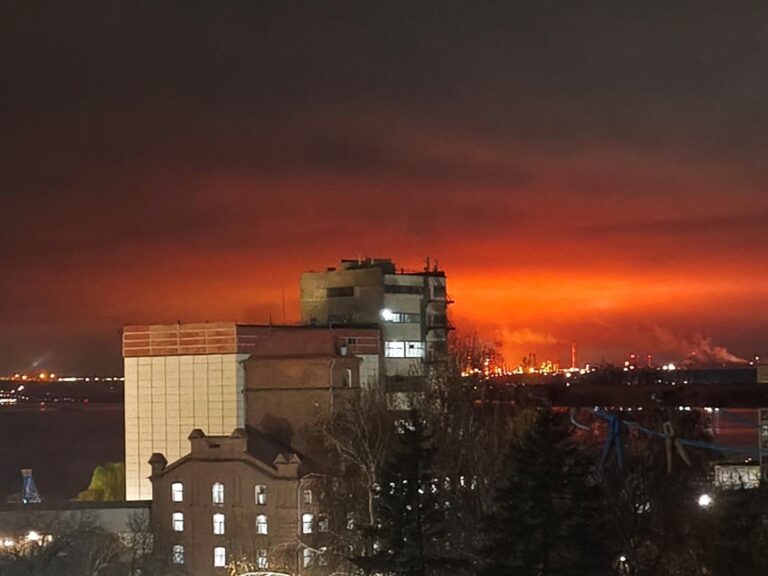 Новини світу - Дрони атакували НПЗ у Саратові